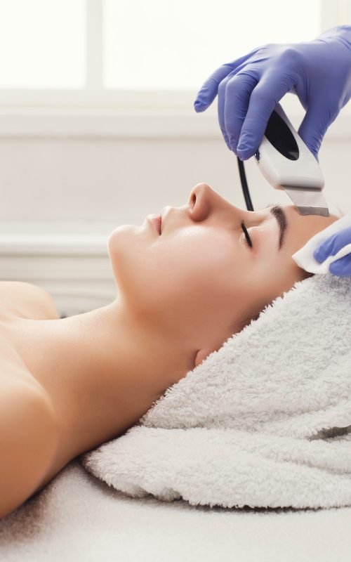 woman-getting-facial-treatment-at-beauty-salon.jpg woman-getting-facial-treatment-at-beauty-salon.jpg